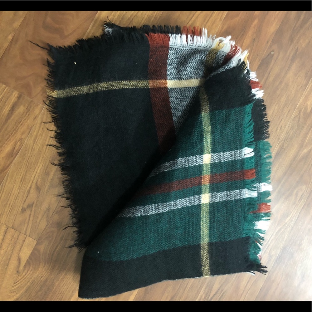 Black oversized scarf